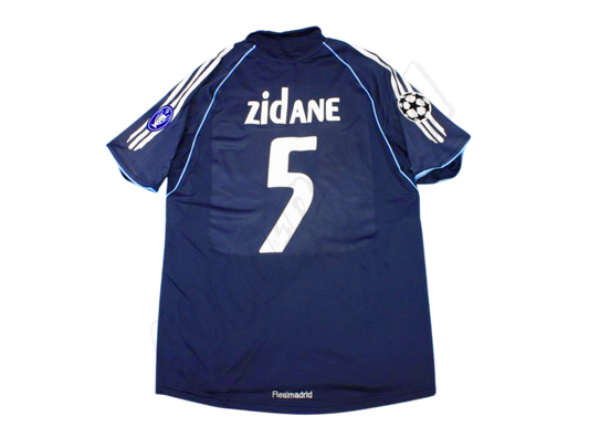 Camiseta de visitante del Real Madrid 2005/06