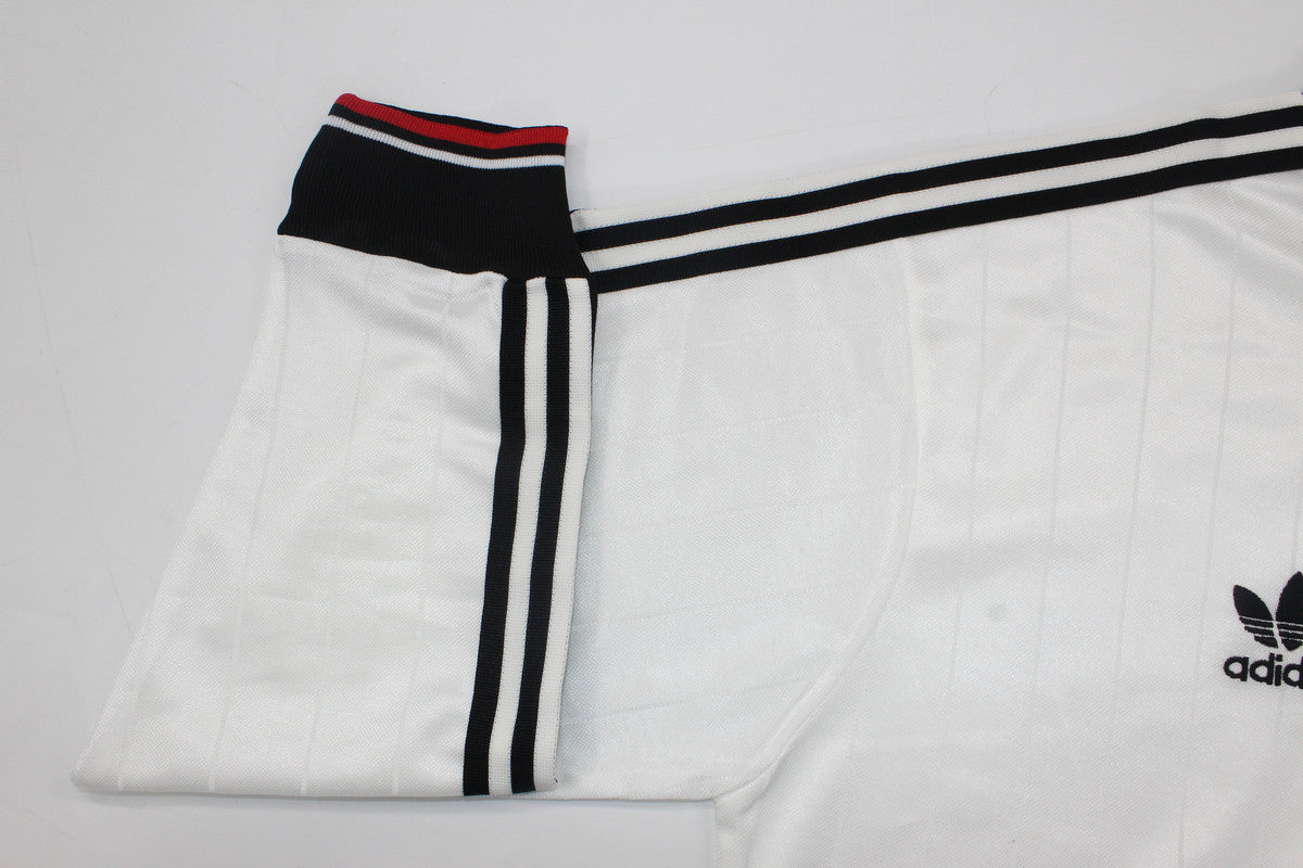 Camiseta de Manga Larga Visitante del Manchester United de la Final de la Milk Cup de 1983