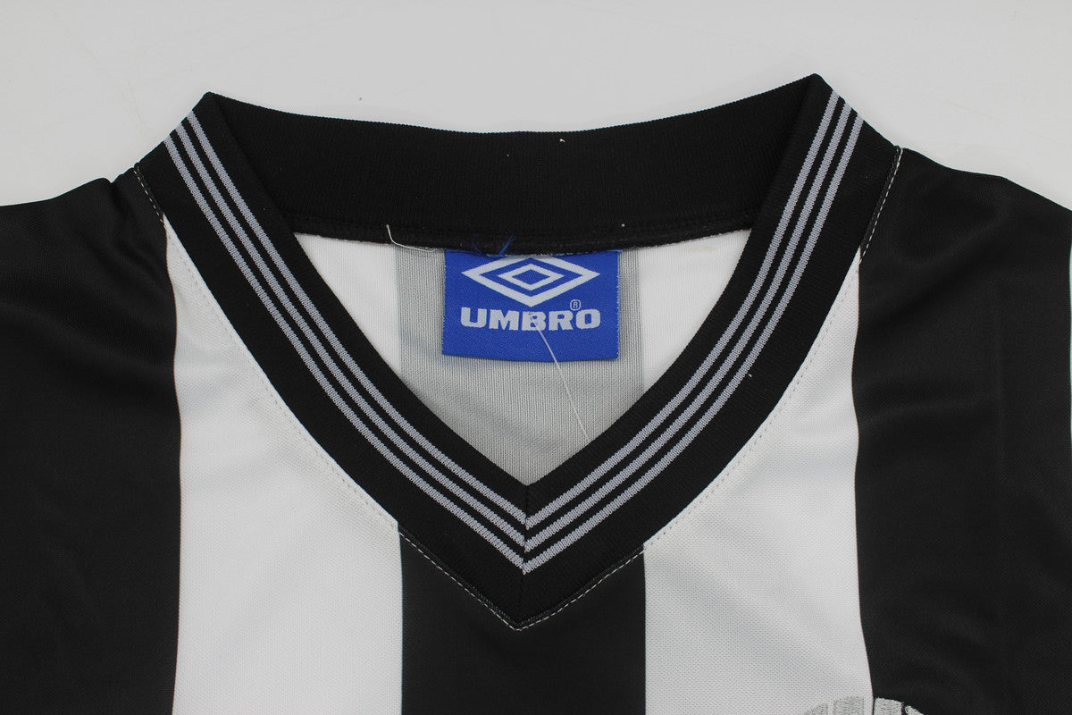 Camiseta del Newcastle United 1984/86 local