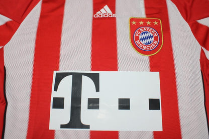 Camiseta de local del Bayern Múnich 2010/11