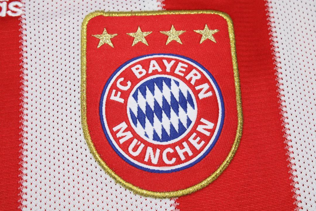 Camiseta de local del Bayern Múnich 2010/11