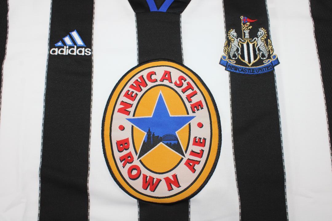 Camiseta Local del Newcastle United 1999/00