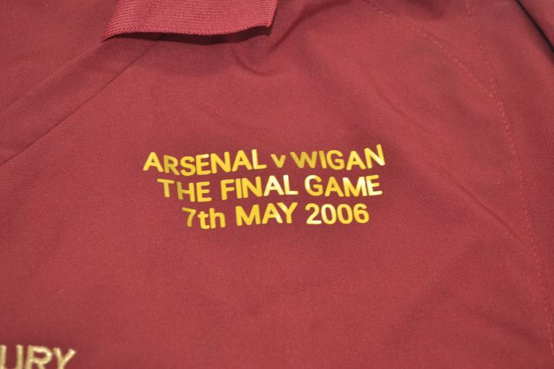 Camiseta de local del Arsenal 2005/06