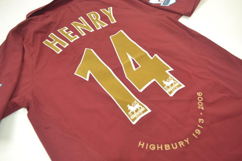 Camiseta de local del Arsenal 2005/06