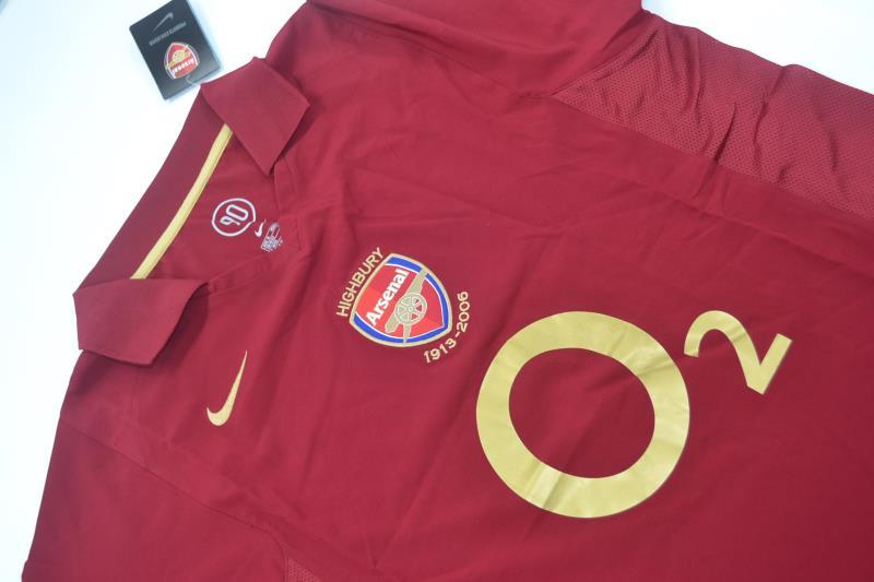 Camiseta de local del Arsenal 2005/06