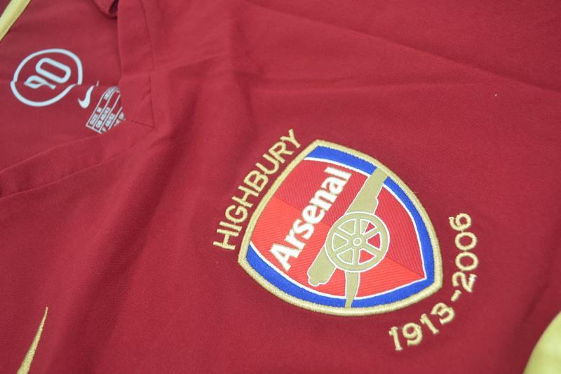 Camiseta de local del Arsenal 2005/06