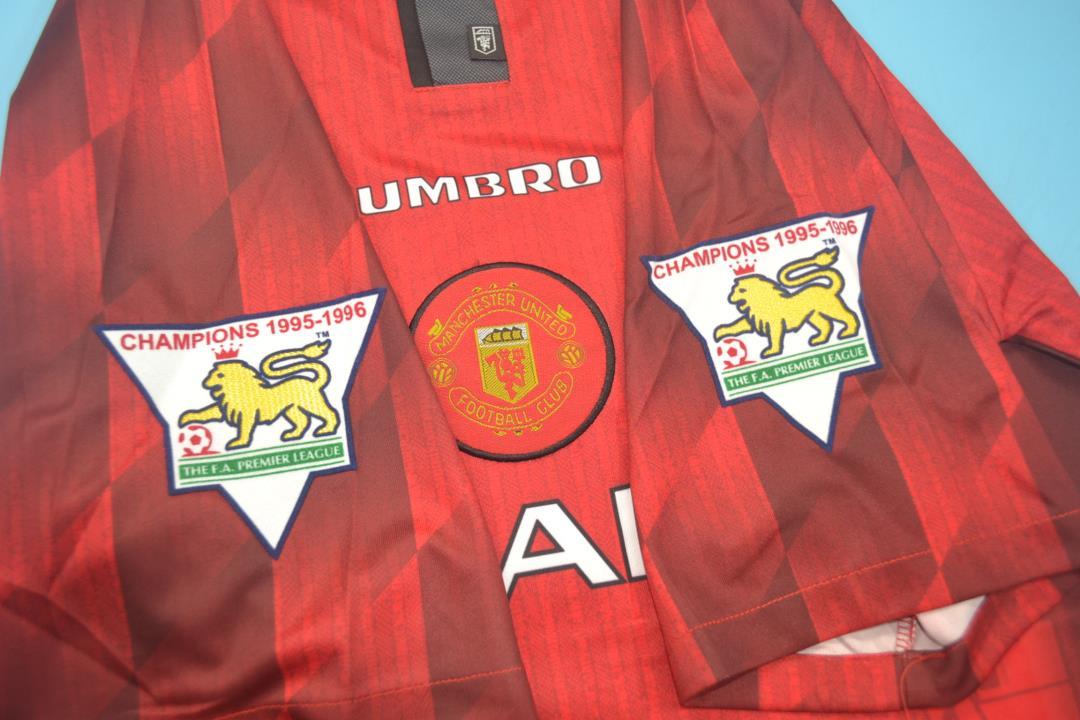 Camiseta local del Manchester United 1996-98