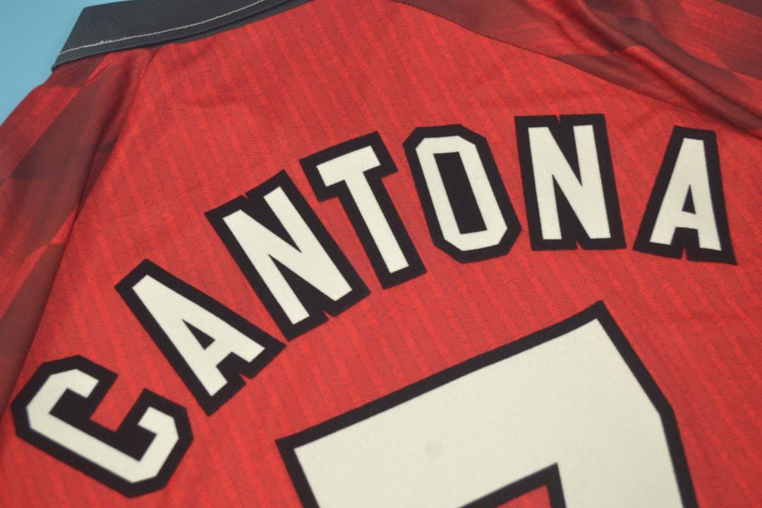 Camiseta local del Manchester United 1996-98
