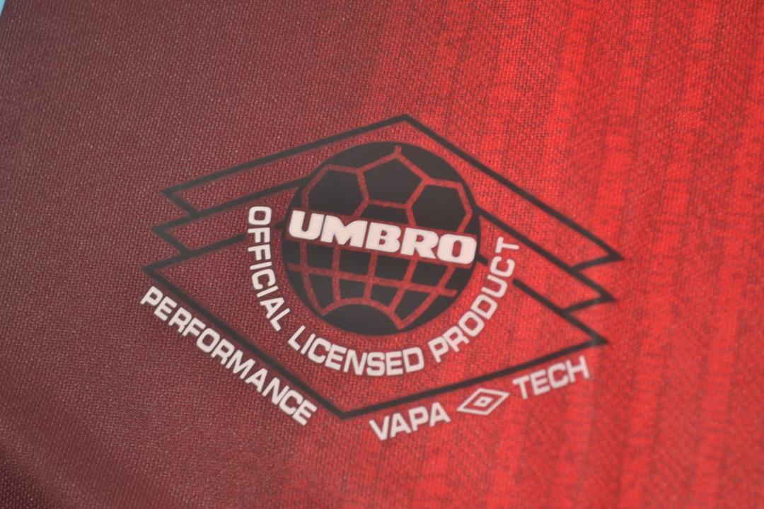 Camiseta local del Manchester United 1996-98