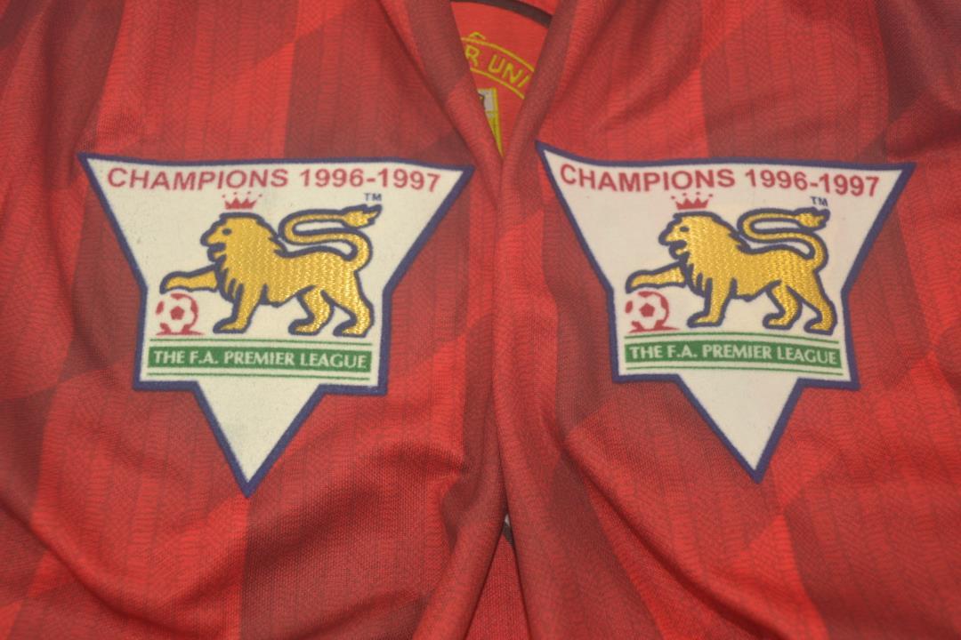 Manchester United 1996/98 Long Sleeves Home Shirt
