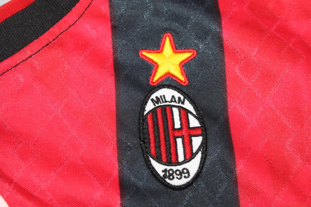 Camiseta local del AC Milan 1995/96