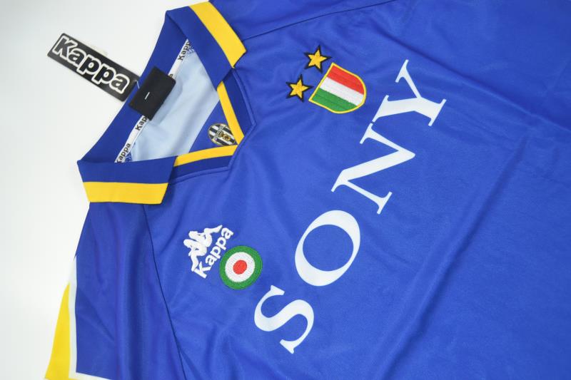 Juventus 1995/96 Away Shirt