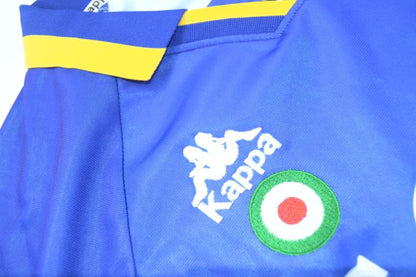 Juventus 1995/96 Away Shirt