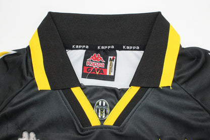 Juventus 1995/96 Third Shirt