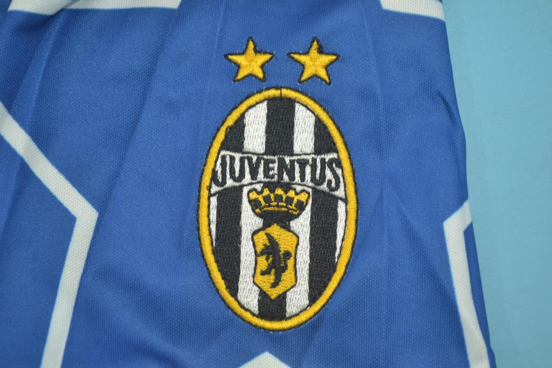 Juventus 1997/98 Long Sleeves Third Shirt