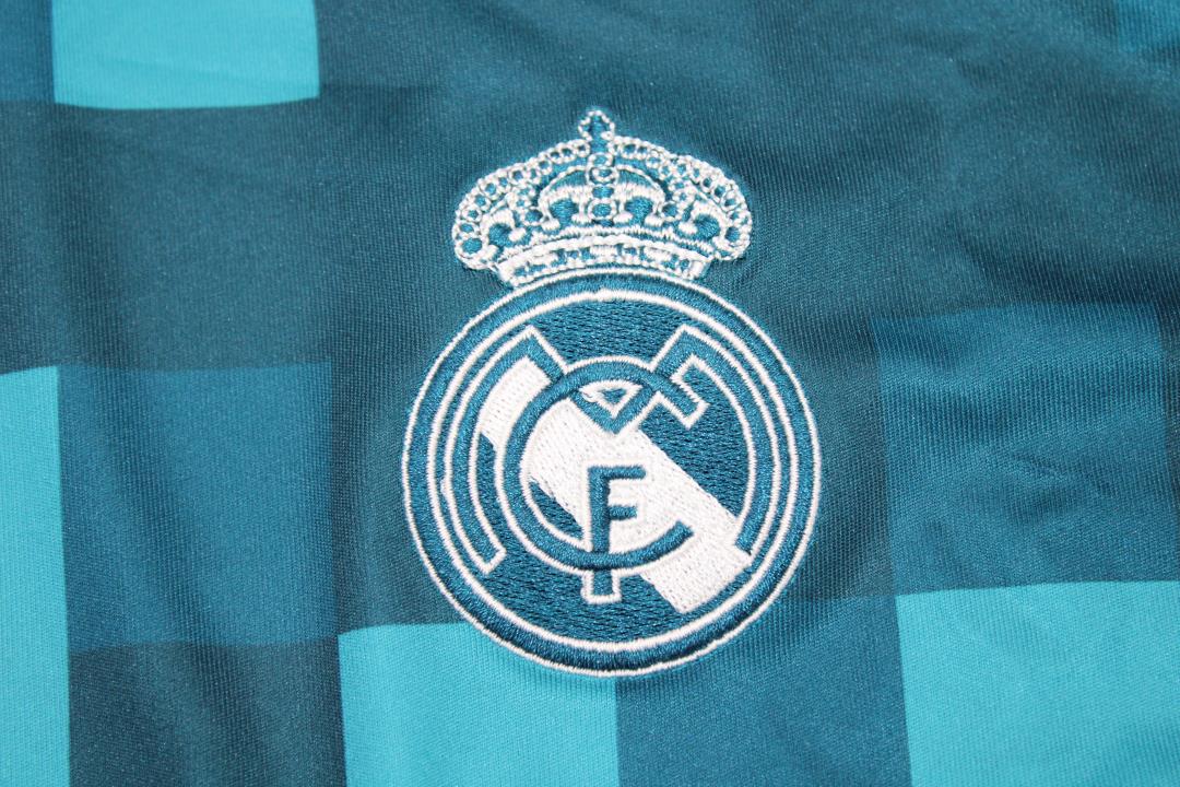 Camiseta de la tercera equipación del Real Madrid 2017/18 de manga larga