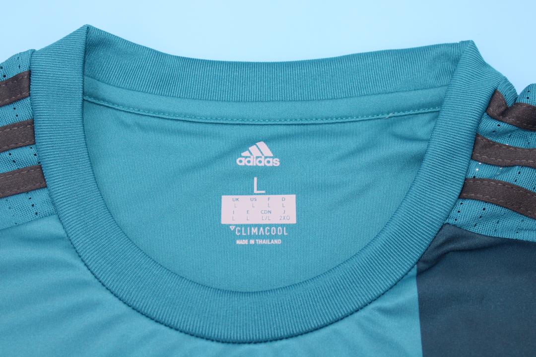 Camiseta de la tercera equipación del Real Madrid 2017/18 de manga larga