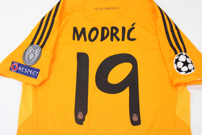 Real Madrid 2013/14 Third Shirt