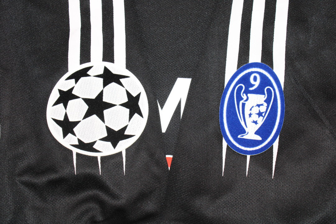 Camiseta de visitante del Real Madrid 2004/05