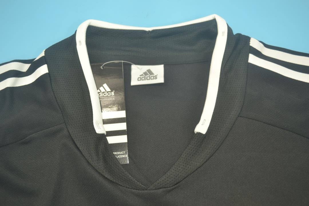 Camiseta de visitante del Real Madrid 2004/05