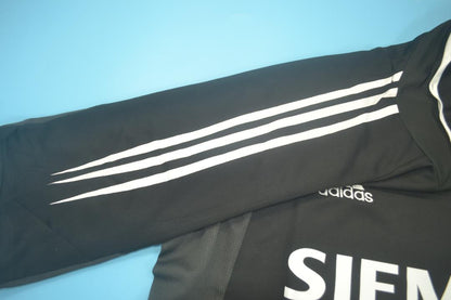 Camiseta de visitante del Real Madrid 2004/05