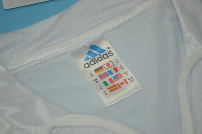 Camiseta de local del Real Madrid 2004/05