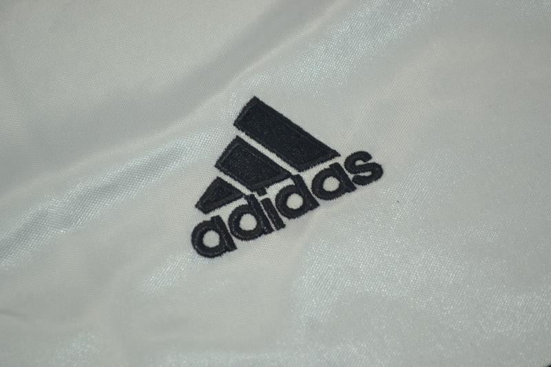 Camiseta de local del Real Madrid 2004/05