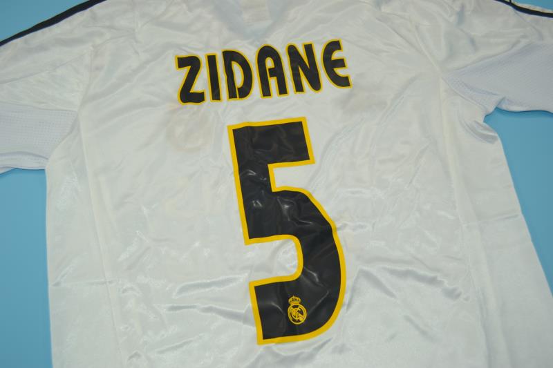 Camiseta de local del Real Madrid 2004/05
