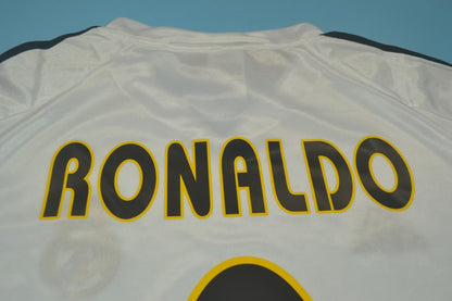 Camiseta de local del Real Madrid 2004/05