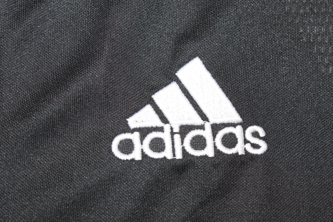 Camiseta de visitante del Real Madrid 2001/02