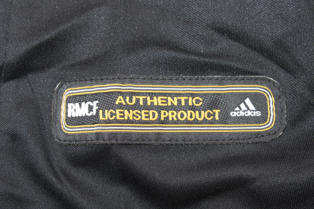 Camiseta de visitante del Real Madrid 2001/02