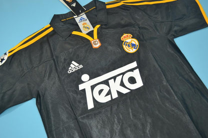 Camiseta de visitante del Real Madrid 2000/01