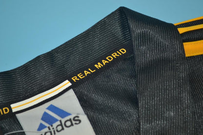 Camiseta de visitante del Real Madrid 2000/01