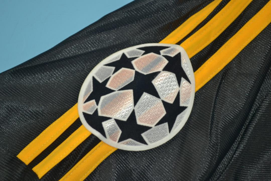 Camiseta de visitante del Real Madrid 2000/01