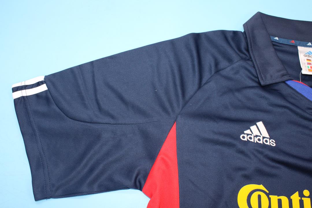 Camiseta visitante del Olympique Lyon 2001/02