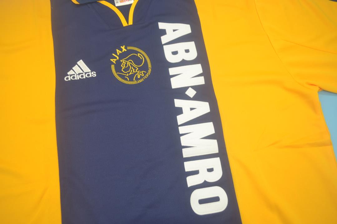 Camiseta visitante del Ajax 2000/01