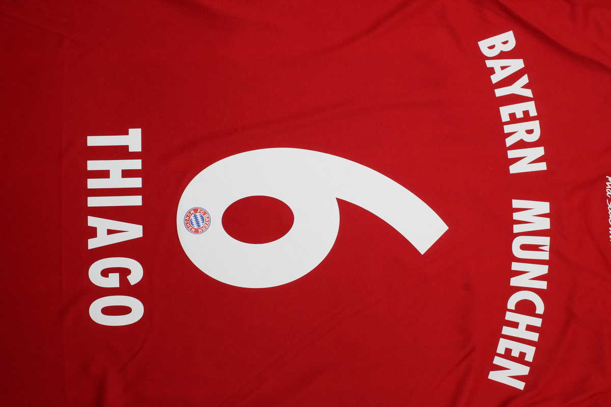 Bayern München 2017/18 Home Shirt