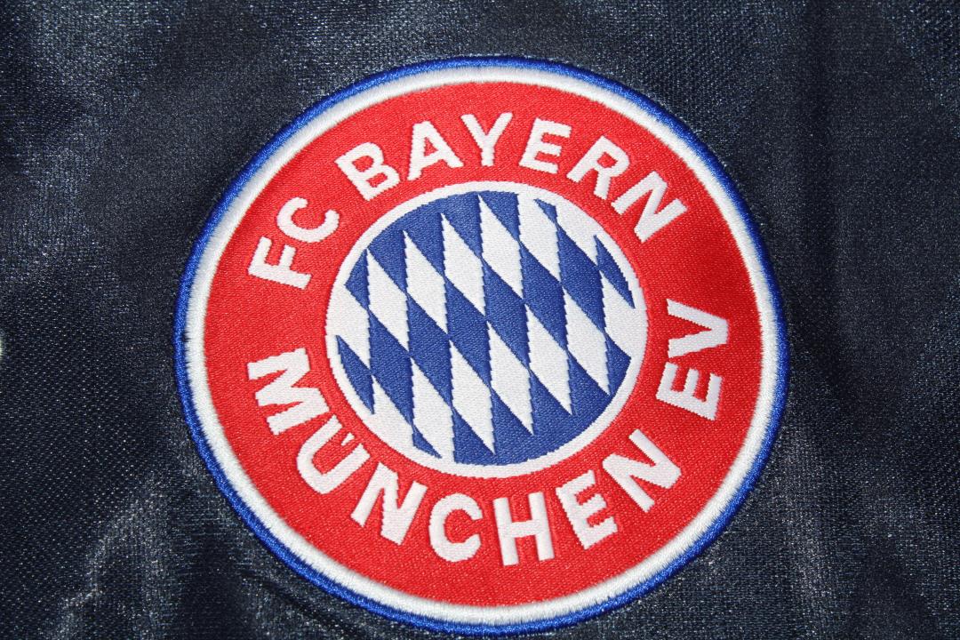 Bayern München 1997/98 Home Shirt