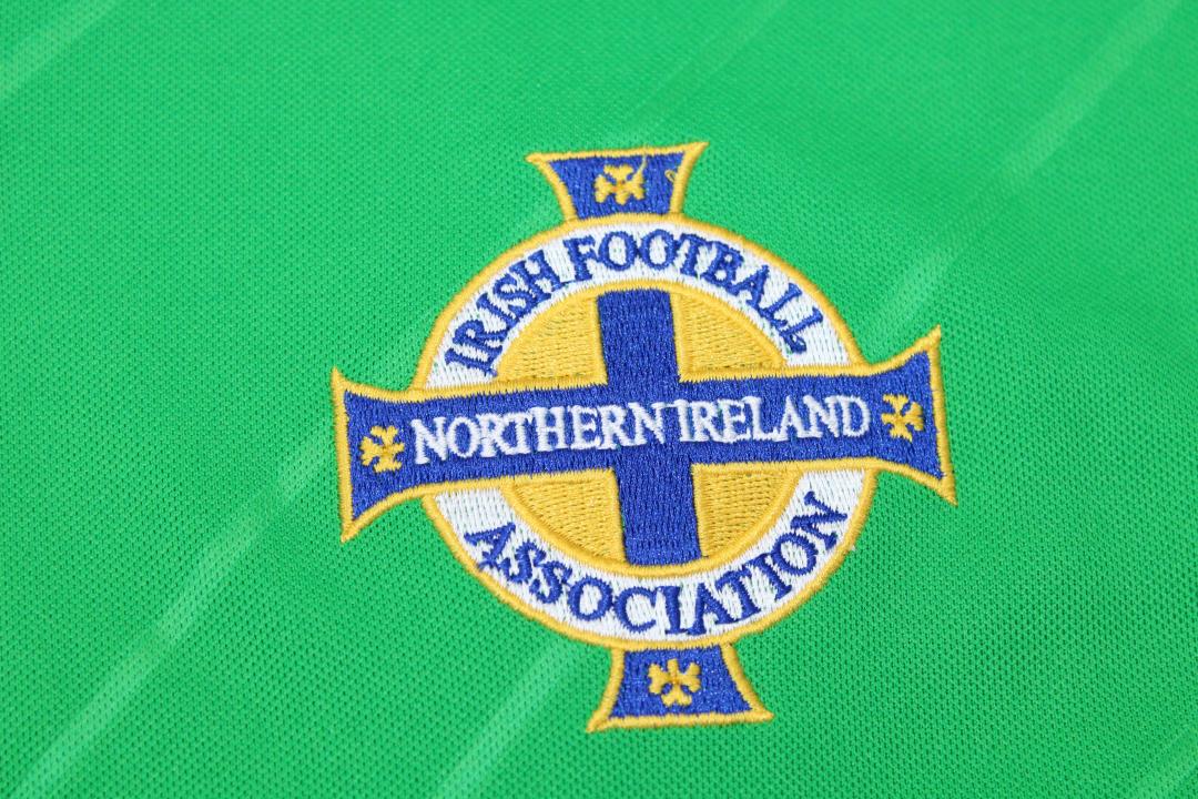 Camiseta local de Irlanda del Norte 1986/88