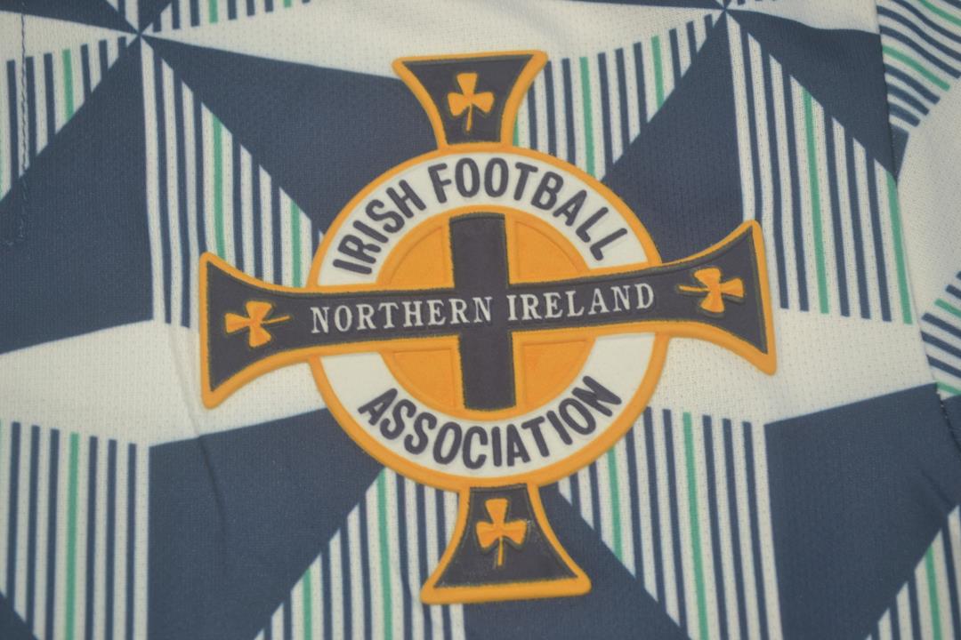 Camiseta de visitante de Irlanda del Norte 1990/92