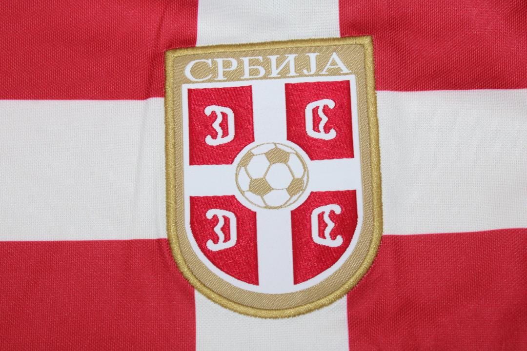 Camiseta Local Serbia 2010/11