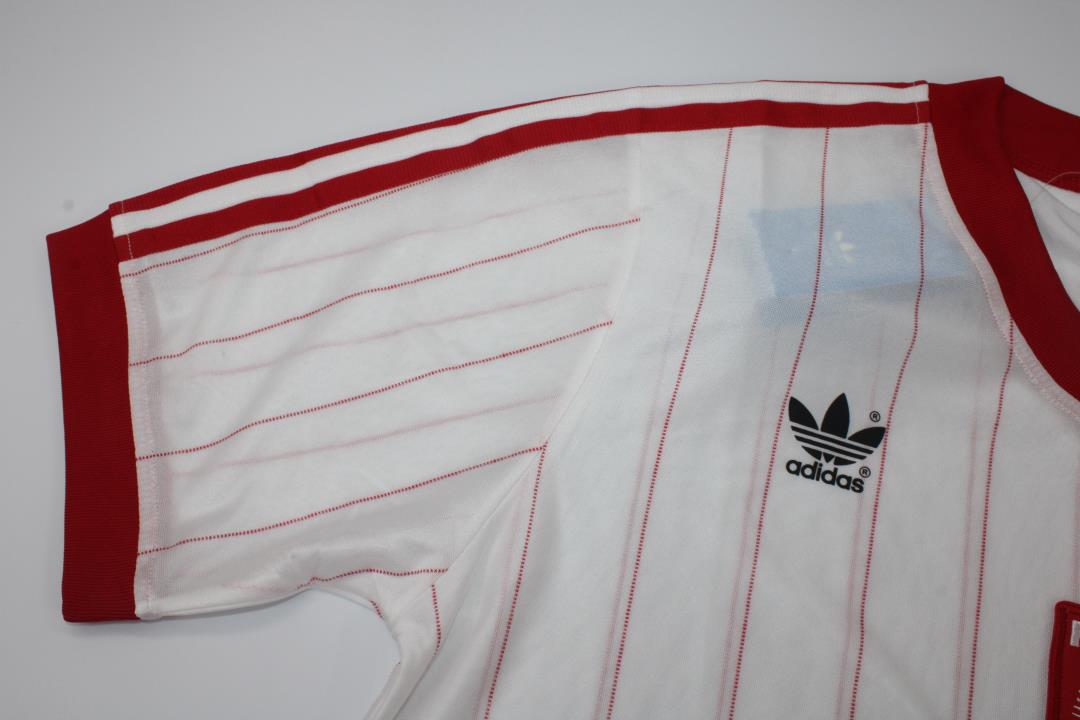 Camiseta de local de Polonia 1982/83