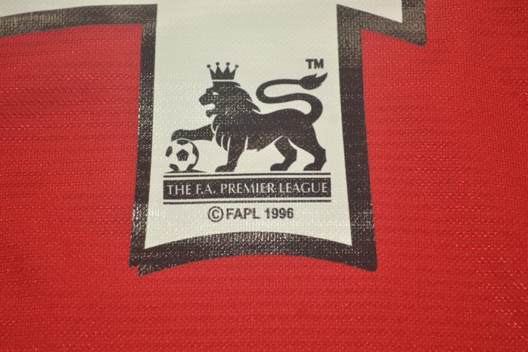 Manchester United 2000/02 Home Shirt