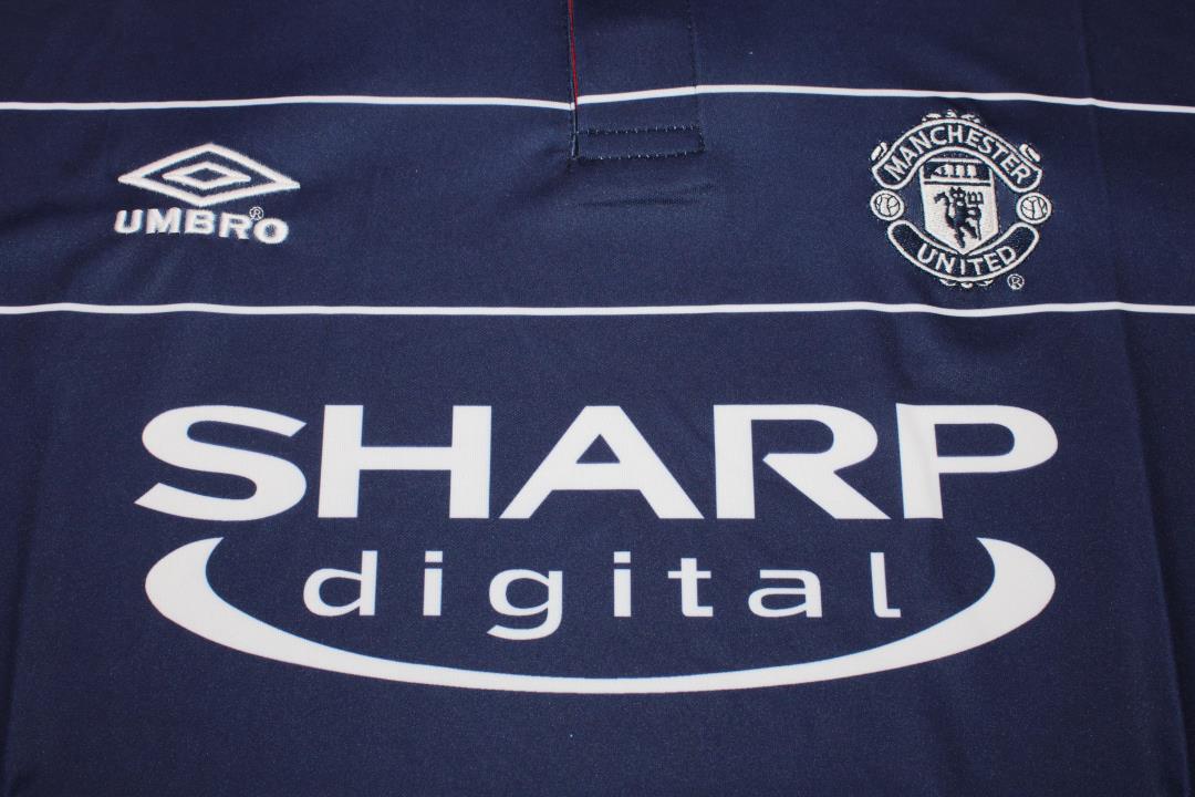 Camiseta de visitante del Manchester United 1999/00