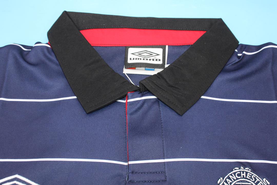 Camiseta de visitante del Manchester United 1999/00