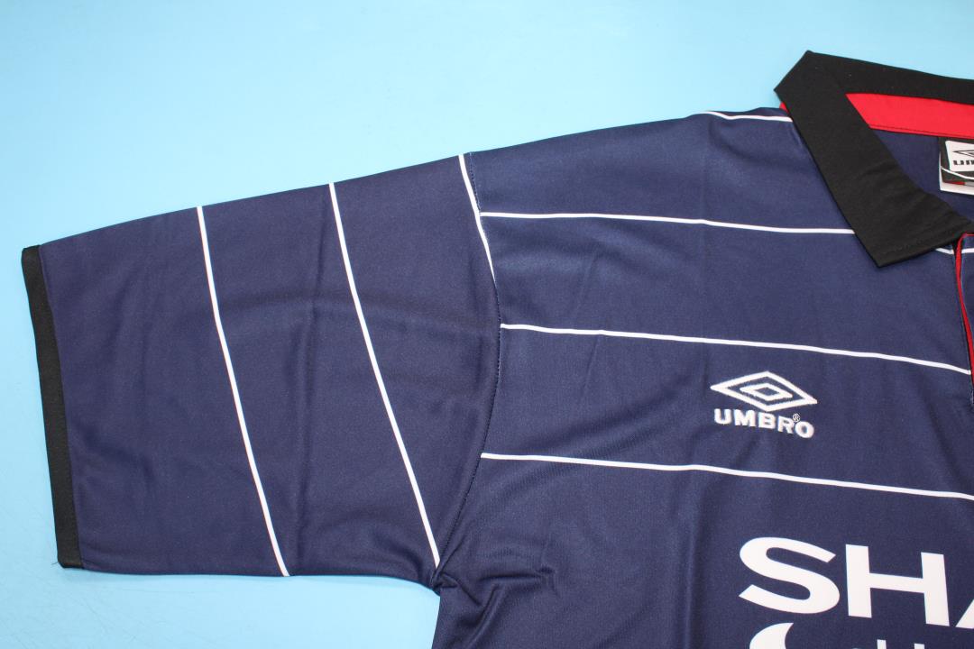 Camiseta de visitante del Manchester United 1999/00