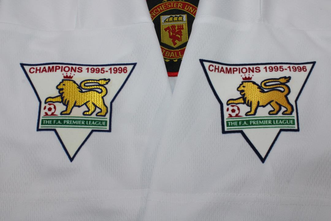 Manchester United 1996/97 Away Shirt