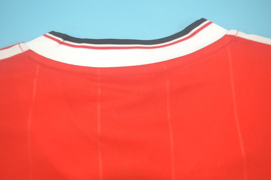 Camiseta de local del Manchester United 1983/84