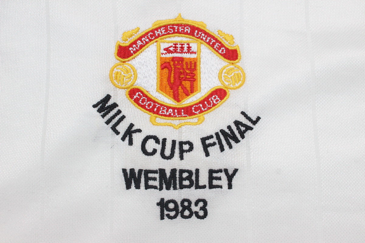 Camiseta de Manga Larga Visitante del Manchester United de la Final de la Milk Cup de 1983