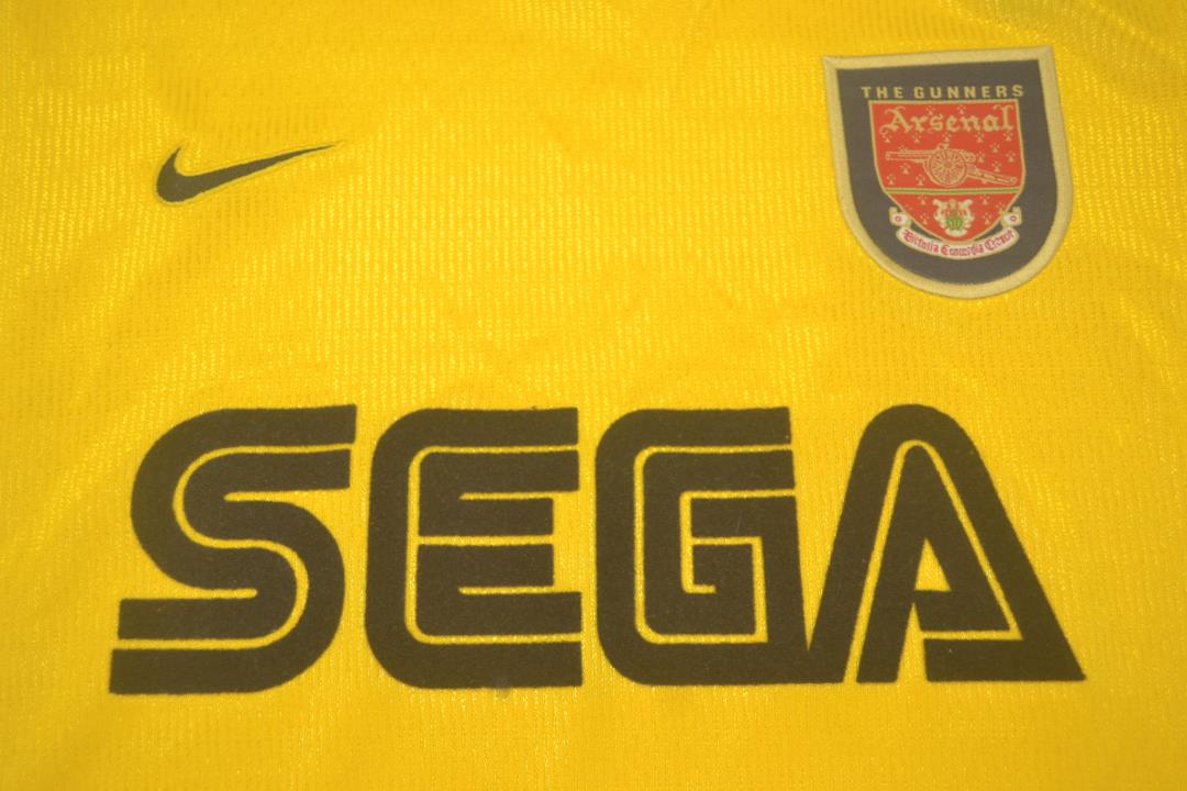 Arsenal 2000/01 UEFA Cup Final Away Shirt